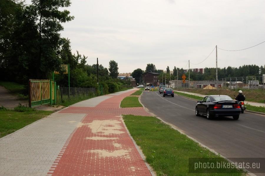 Ścieżka rowerowa ul:kombajnistów (ta teraz powstała)