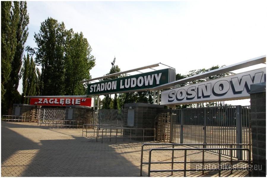 Stadion Ludowy - Poprawiony napis nad kasami ludowego