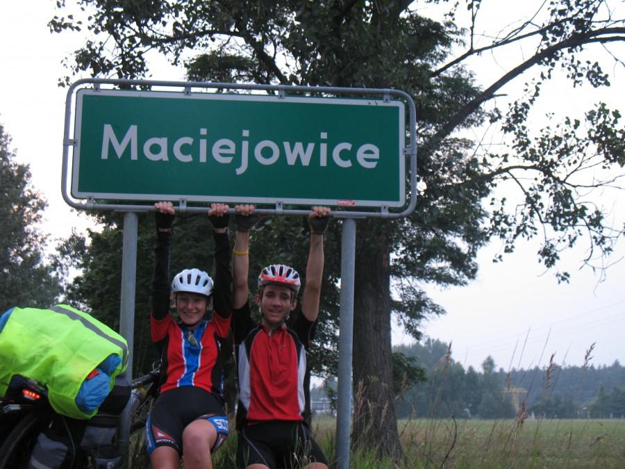 Jak to moj 7-letni brat powiedzial:"...Maciejowice - moj Narod..."
