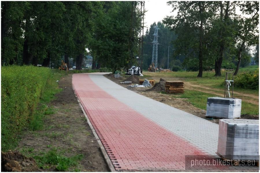 Powstająca ścieżka rowerowa w Parku Środuli