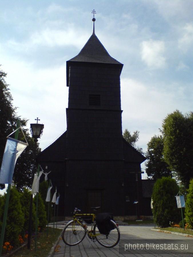 Drewniany kościółek w Ochodzach