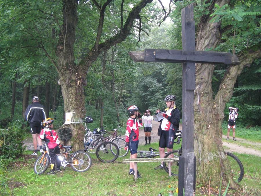 Na rozstaju dróg, gdzie przydrożny Chrystus stał...