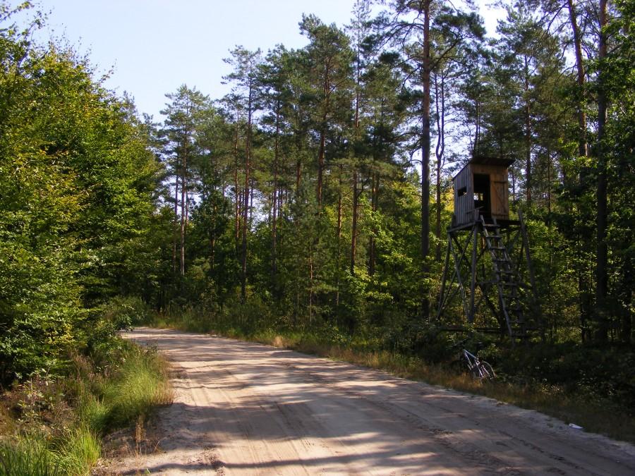 Budka przy autostradzie;)