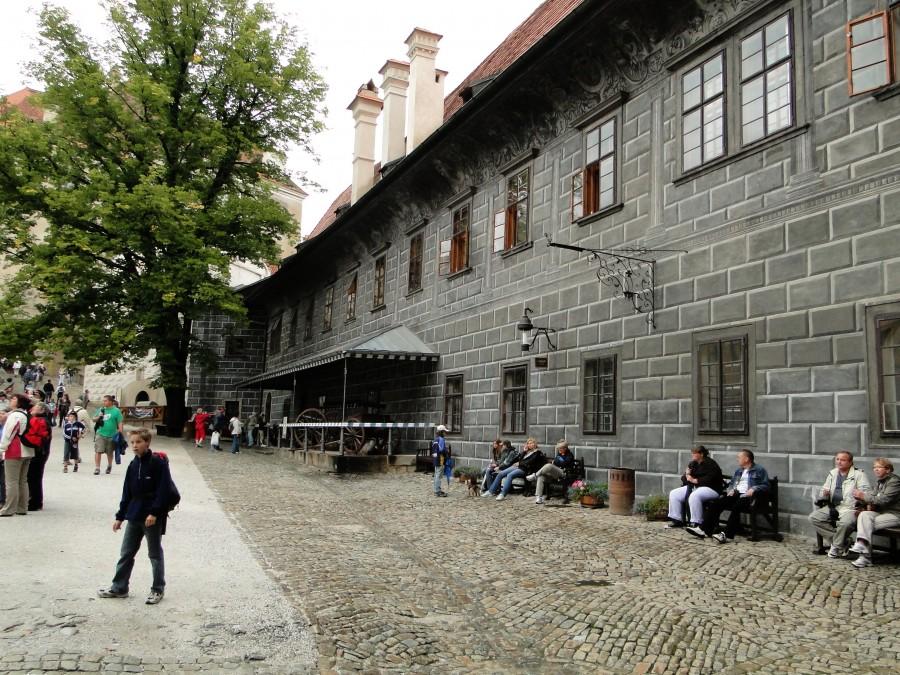 dziedziniec zamku w Ceskim Krumlovie autor fotki ggrzybek
