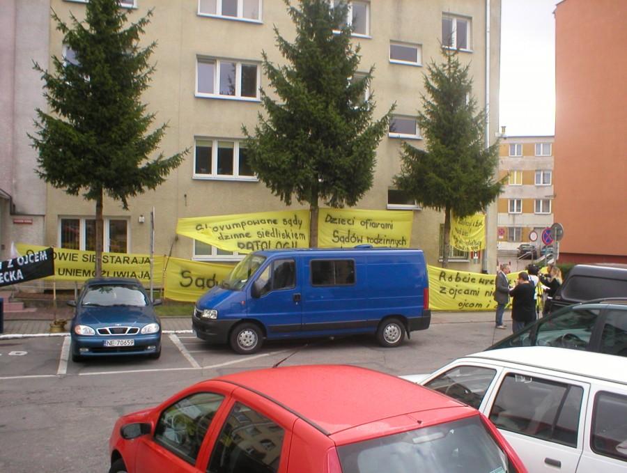 PIKIETA POD ELBLĄSKIM SĄDEM