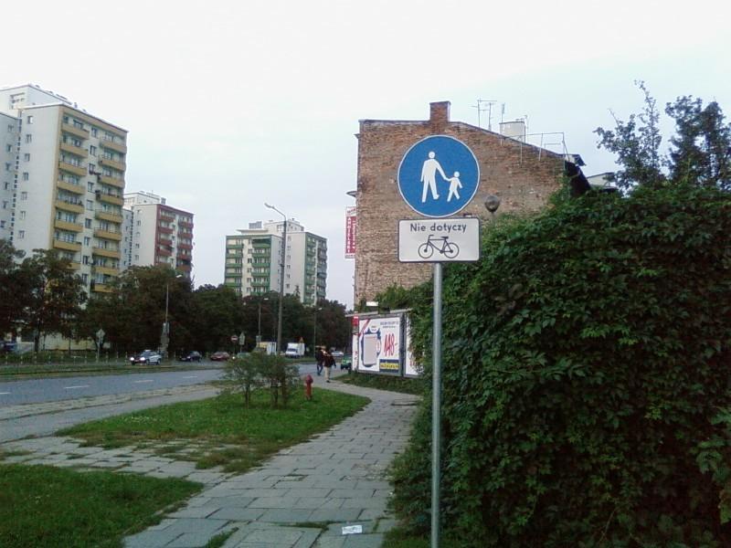 Nowe oznakowanie - Aleja Pokoju