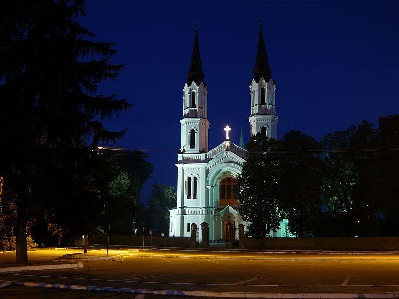 Kościół w Goworowie nocą