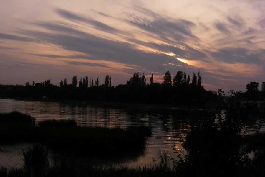 Zachodzik nad zalewem
