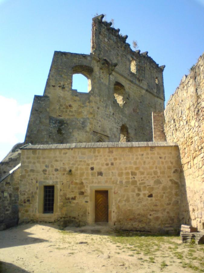 Zamek w Odrzykoniu 2