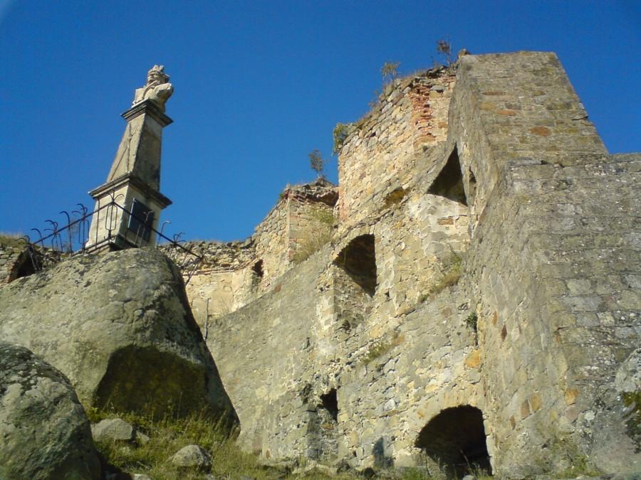 Zamek w Odrzykoniu 3