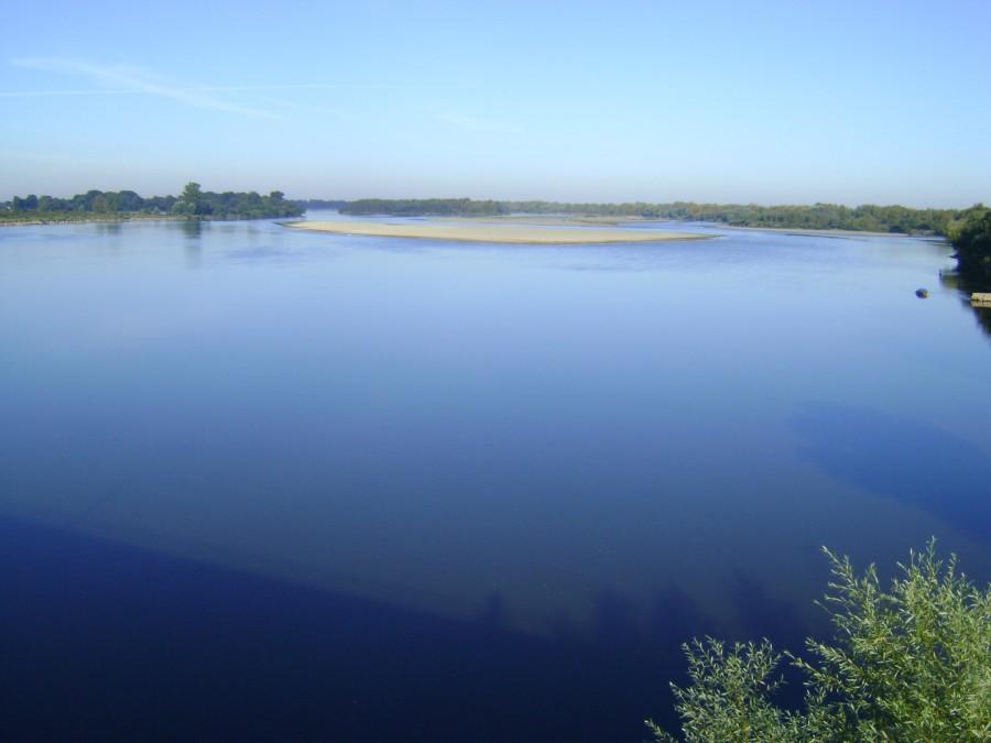 Wisła widziana z mostu w Dęblinie
