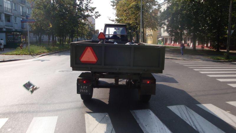 Za traktorem po mieście