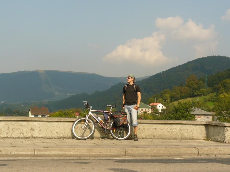 Na zaporze w Tresnej. W tle góra Żar :)