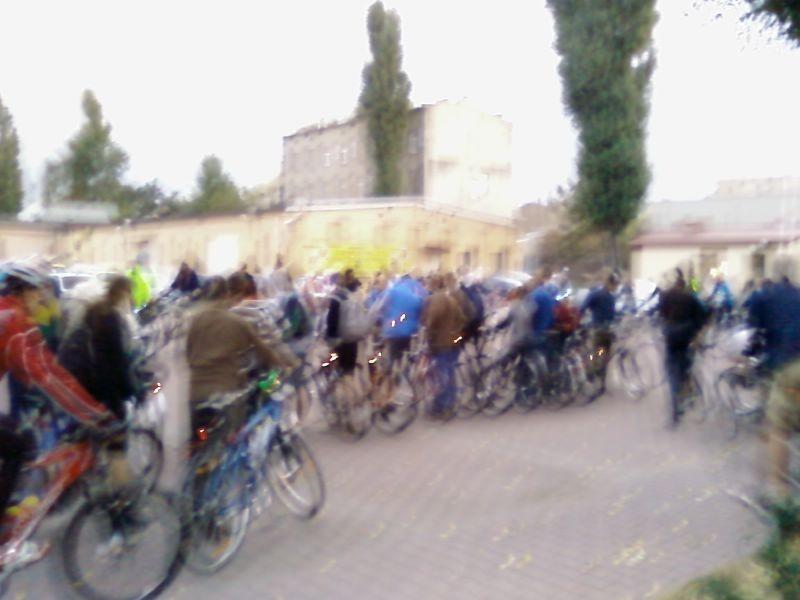 Ile rowerów zmieści się na miejscach parkingowych?