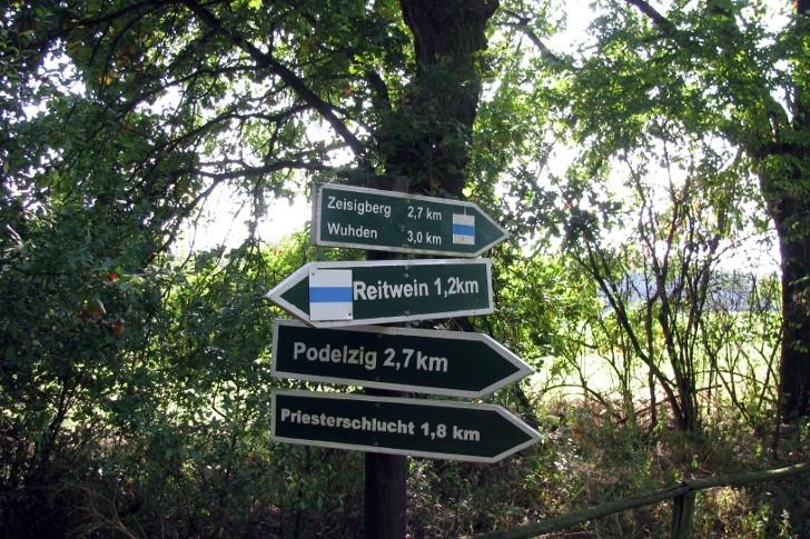 Drogowskazy pomiędzy Wuhden a Reitwein