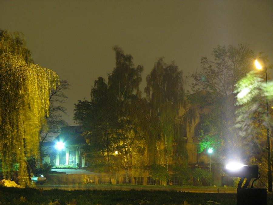 Nocne podwórko Sztygarki