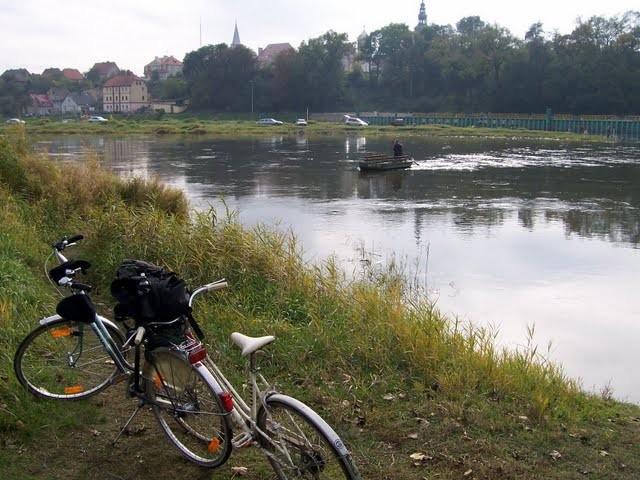 Przeprawa łodzią do Bytomia Odrzańskiego.