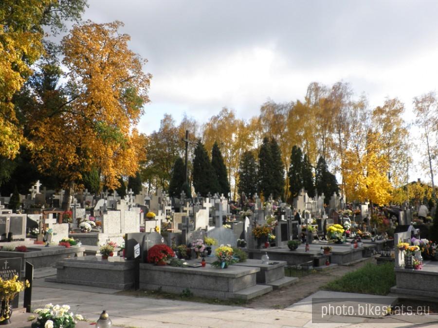 jesiennie przed świętem tych co odeszli