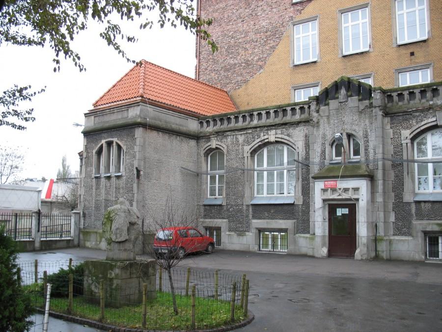 Szkoła "Pod Mądrą Sową" - wejście