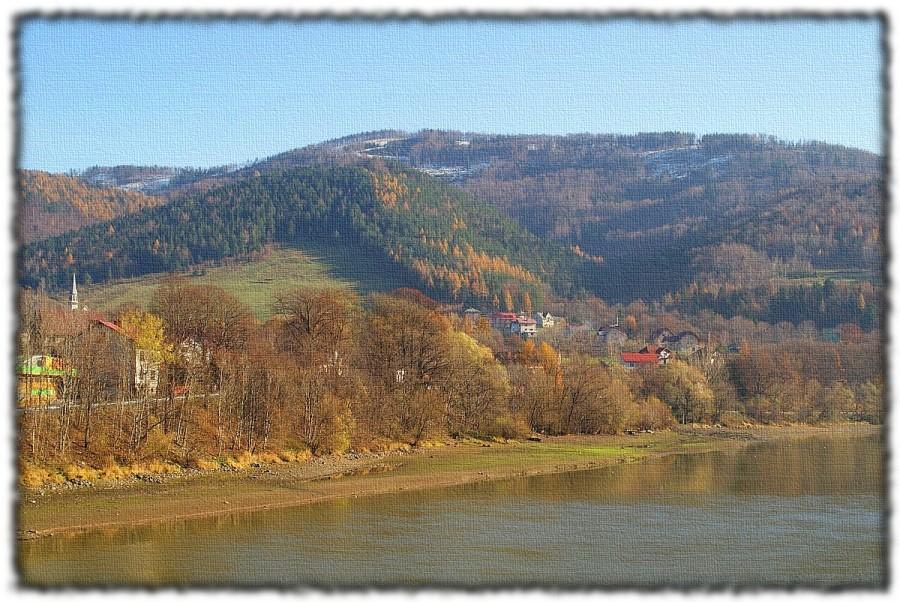 śnieg posrebrzył szczyty gór