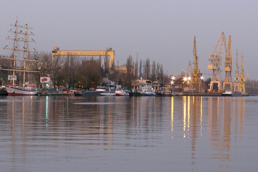Światła nad wodą
