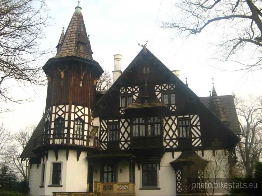 zamek myśliwski w Promnicach