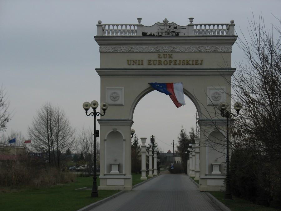 Michałowice Wieś - łuk triumfalny