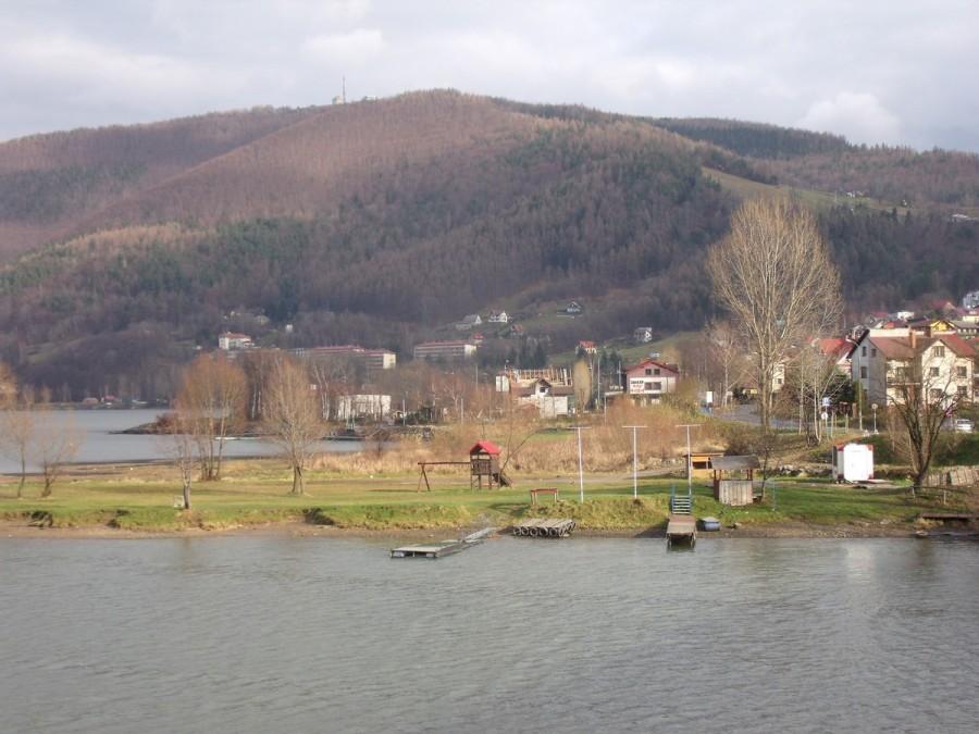 W jeziorze jest woda:)