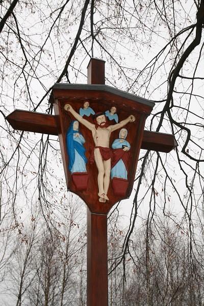 Krzyż na drodze do Węgielnicy