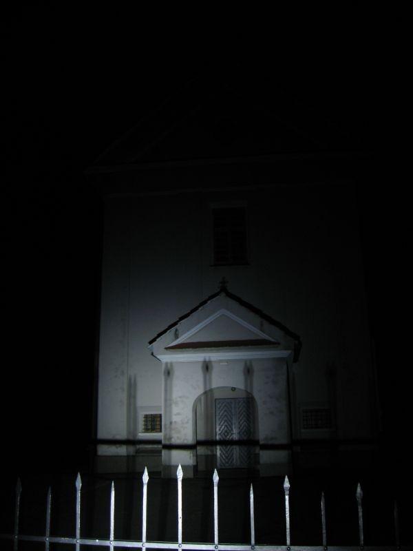 Magdalenka nocą.