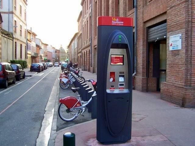 Stacje dokujące dla rowerów.