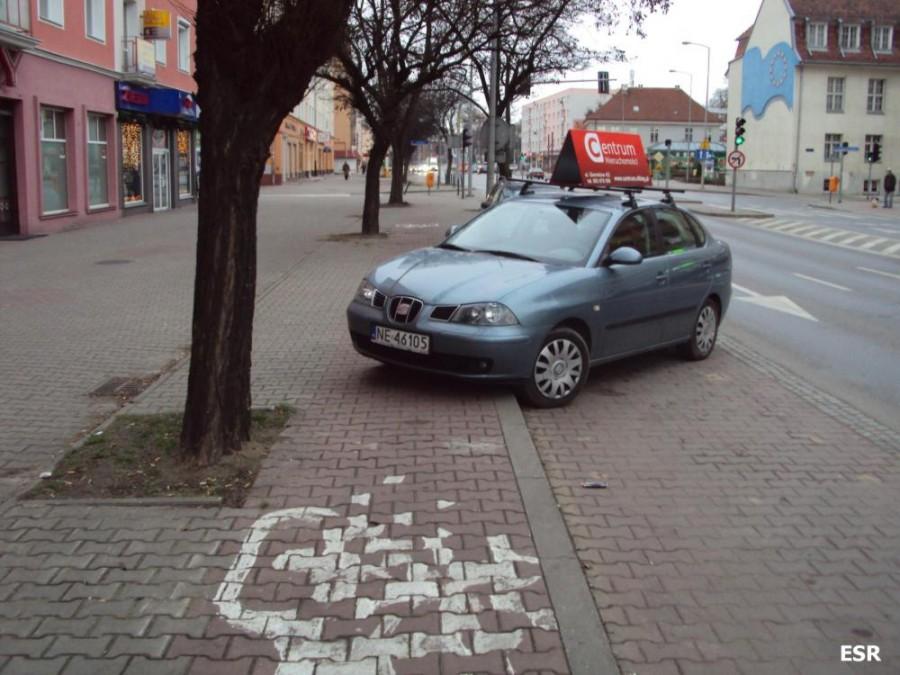 Parkowanie blachosmrodu.