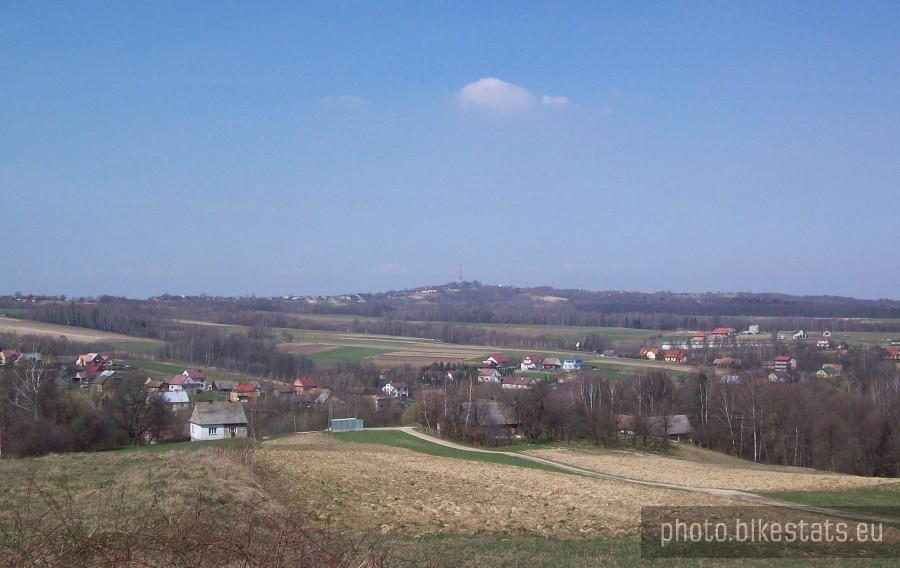 Widok z zielonego szlaku rowerowego w Łękawce