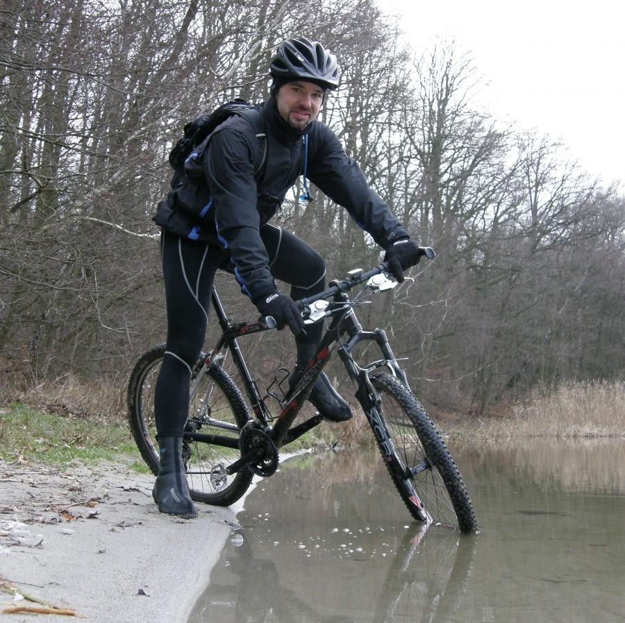 JPbike przy brzegu Góreckiego