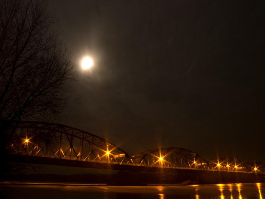 Księżycową nocą