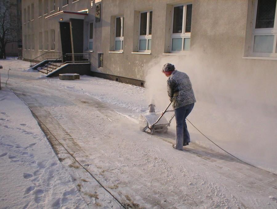 ELEKTRYCZNA ODŚNIEŻARKA