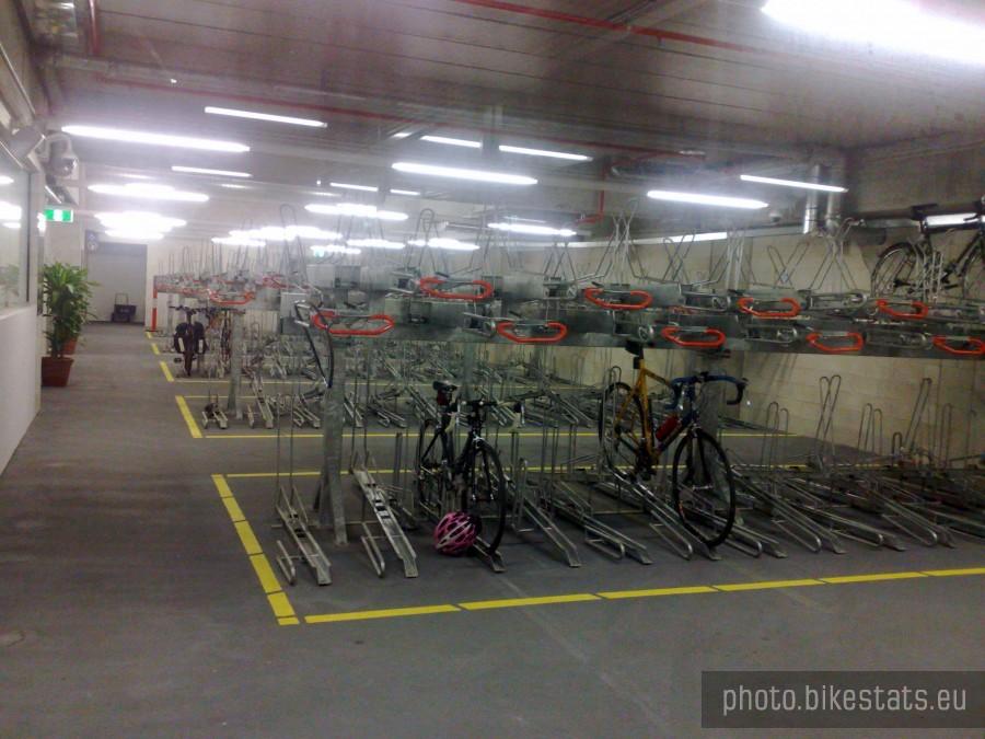 Parking rowerowy [Brisbane, QLD, Australia]