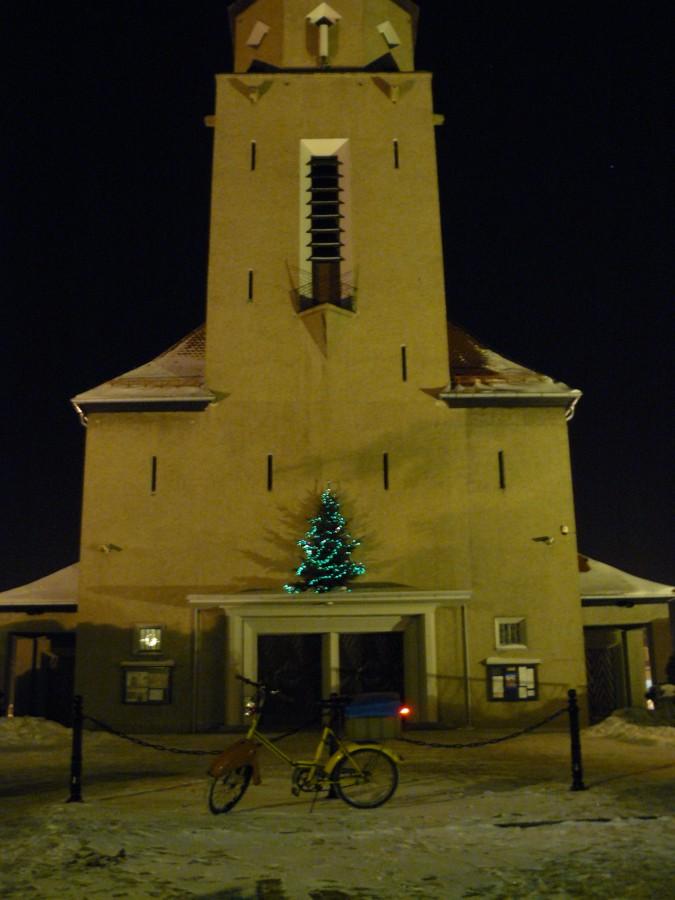 Pod kościołem w Stolarzowicach.