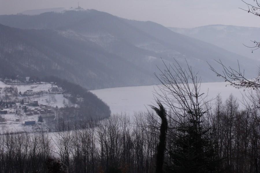 Widok na Żar i jezioro