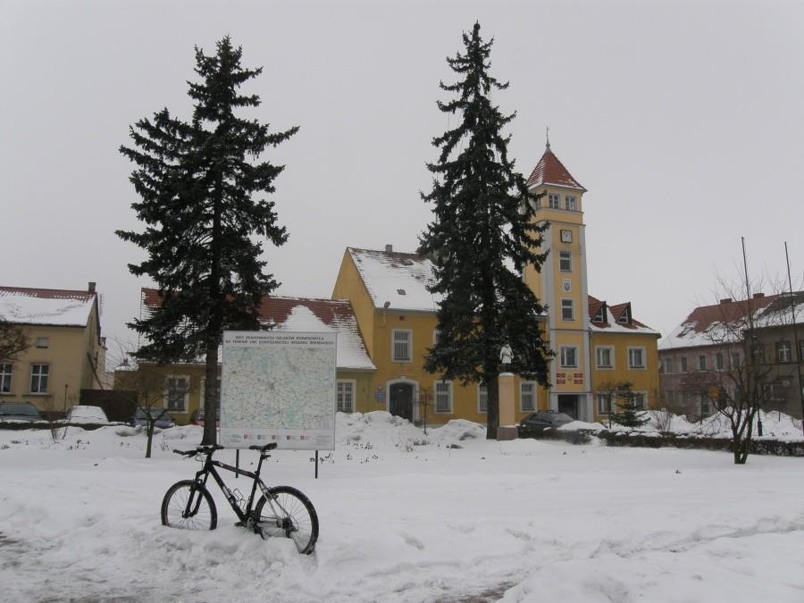 Na Placu Wyzwolenia w Dolsku
