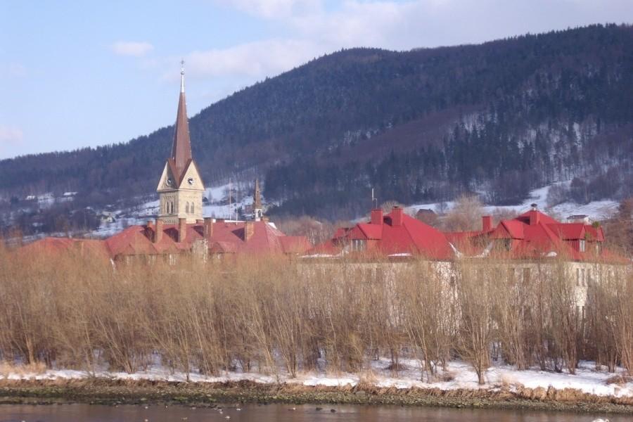 Czerwone dachy Porąbki