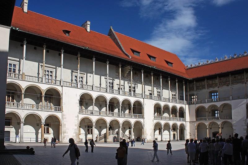 Dziedziniec zamkowy
