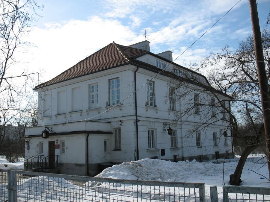 Dworek Grochowski - od ul. Kwatery Głównej