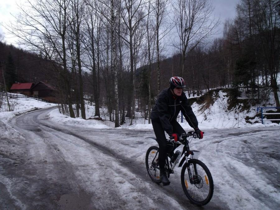 Wysoko, gdzie halny nie dociera, jest śnieg