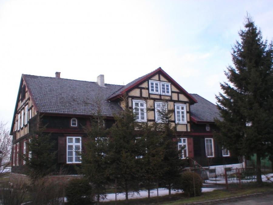 CHLEBÓWKA-ODNOWIONY DOM SZACHULCOWY