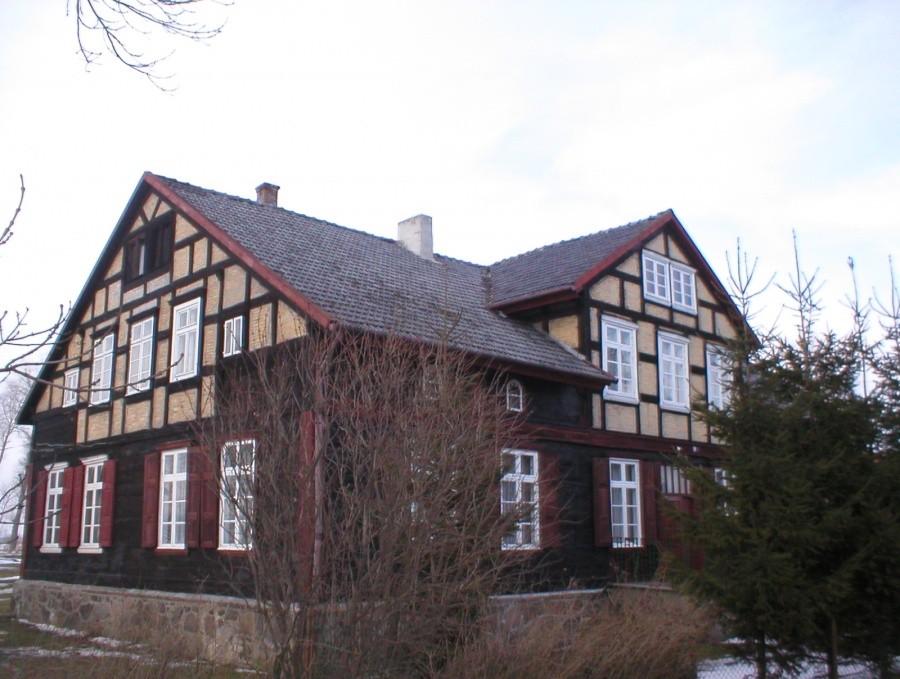 CHLEBÓWKA-ODNOWIONY DOM SZACHULCOWY