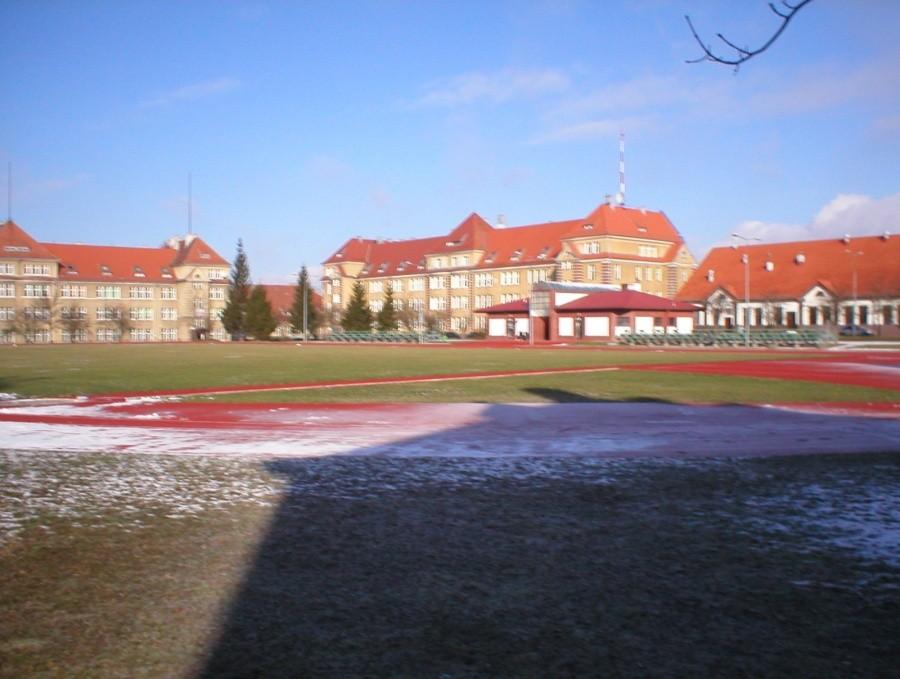 STADION W MIASTECZKU SZKOLNYM