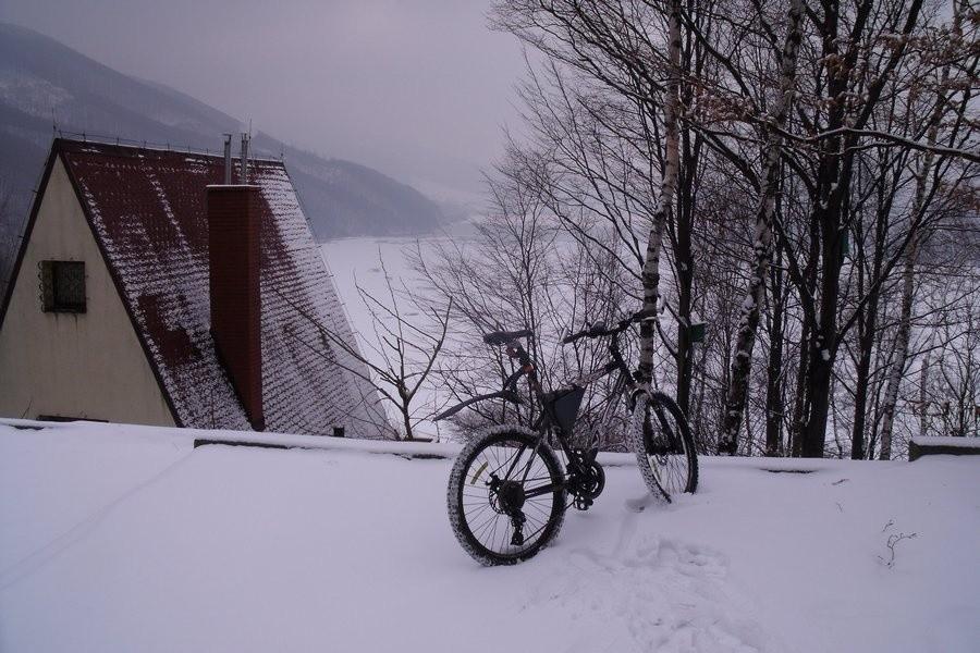 Porąbka Łaski, widok na jezioro.