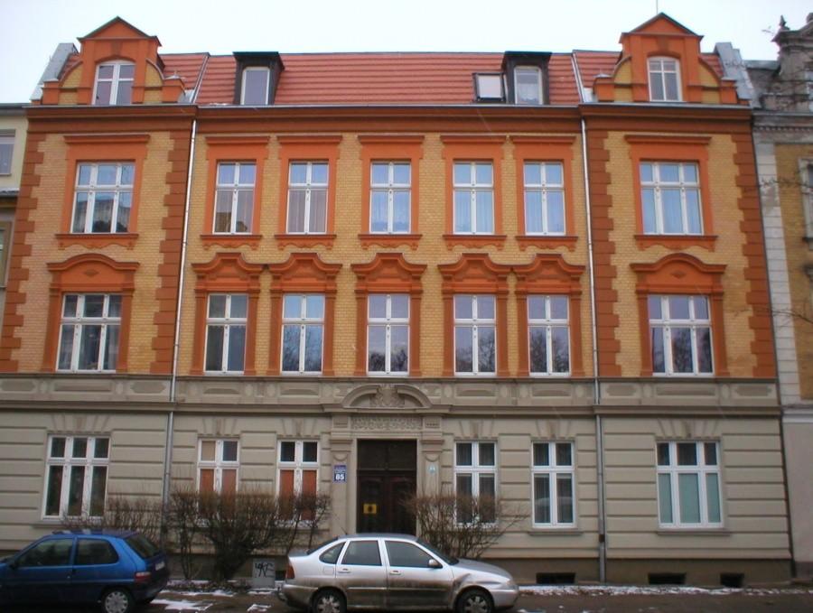 ODNOWIONA KAMIENICA