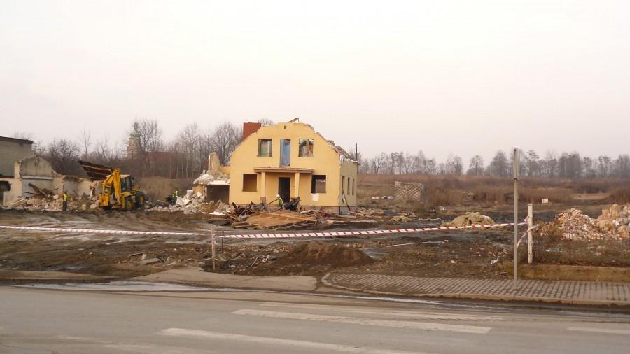 Ruszyła rozbiórka domów pod autostradę.